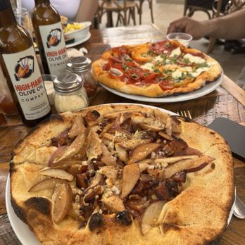 High Hand Cafe - Bacon and pear pizza - New American Near Me - Loomis, California