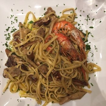 Pizza Ciro - Linguine fungi w prawns - Pizza Near Me - Rome, RM