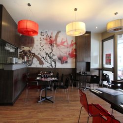 Momoyama Sushi - Momoyama Sushi interior