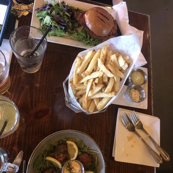 The Back Abbey - Upland - Crab cakes (nice), schnitzel (dry), and fries (the best) - Burgers Near Me - Upland, California