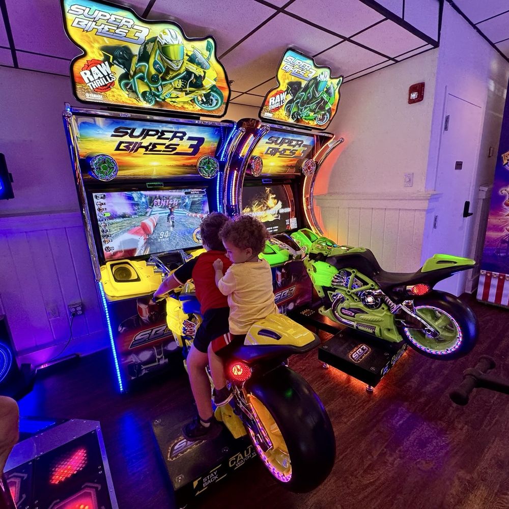 VANS Bar Style Pizza - My kids love racing games! - Pizza Near Me - Danbury, Connecticut VANS Bar Style Pizza - My kids love racing games! - Pizza Near Me - Danbury, Connecticut