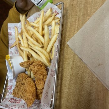 Smashburger - Kids Meal - Burgers Near Me - Charlotte, North Carolina