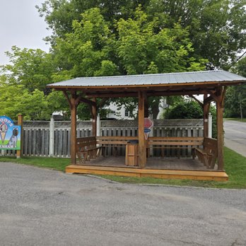 Scoops - Ice Cream & Frozen Yogurt Near Me - Pakenham, Ontario