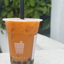 Miu's Tea - Small Thai tea, almond milk, boba
