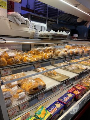 Deluxe Food Market by null