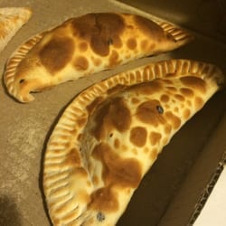 Pikada Pizzas y Empanadas - Súper empanadas!!!