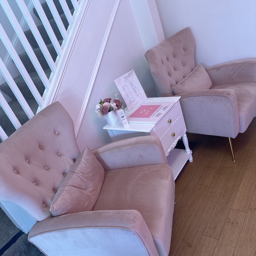 Lash M - Burlingame - Waiting area - Eyelash Service Near Me - Burlingame, California Lash M - Burlingame - Waiting area - Eyelash Service Near Me - Burlingame, California