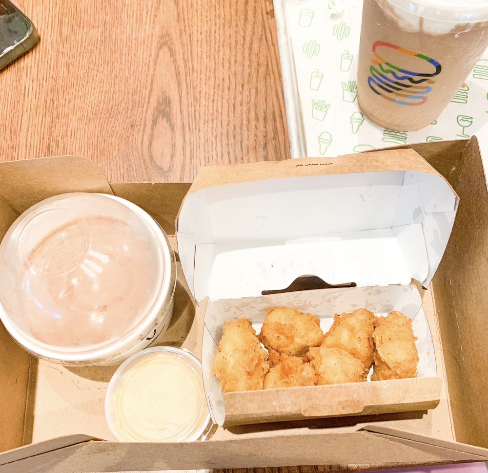 SHAKE SHACK WILLOW PLACE Updated October 2024 108 Photos & 101