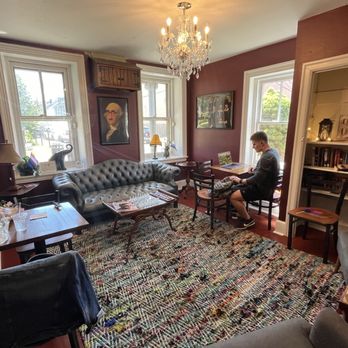 Colonial Cafe - Cafes Near Me - Mount Holly, New Jersey