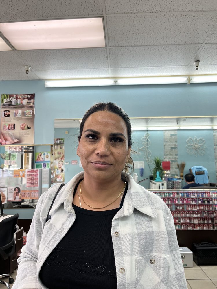 HOLLYWOOD NAILS Updated August 2024 110 Photos & 67 Reviews 9123