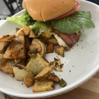 Stonerail Market - Egg smashburger - Wine Bars Near Me - Dover, Delaware