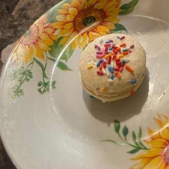Tower Tea - DELICIOUS Birthday Macaroon!! - Bubble Tea Near Me - Fresno, California