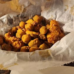 WingPlace - Boneless garlic/parm & fried okra