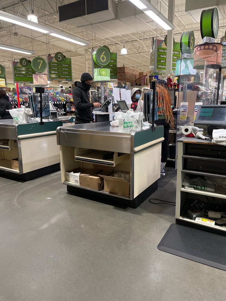 THE FRESH GROCER OF LASALLE Updated August 2024 25 Photos & 32