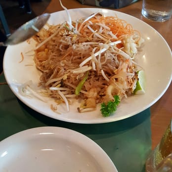Thai Inbox - Glenview - Seafood pad thai - Thai Near Me - Glenview, Illinois