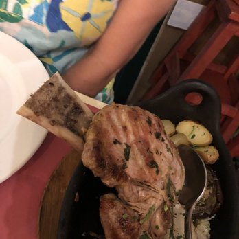 Alfama Cellar - Black Iberian pork chop - Portuguese Near Me - Lisbon, 11 Alfama Cellar - Black Iberian pork chop - Portuguese Near Me - Lisbon, 11