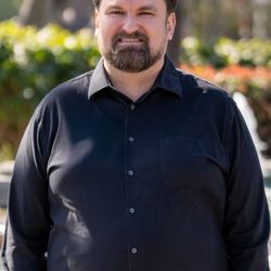 Carlsbad Tax - Picture of the owner, Sean Edward Currey, CPA, EA.
