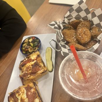 Joe's Farm Grill - Pepperoni Pizza and Fried Zucchini Slices - Dec 2024 - American Near Me - Gilbert, Arizona