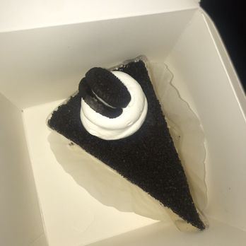 Honu Bakery - Oreo cheesecake - Bakeries Near Me - Honolulu, Hawaii