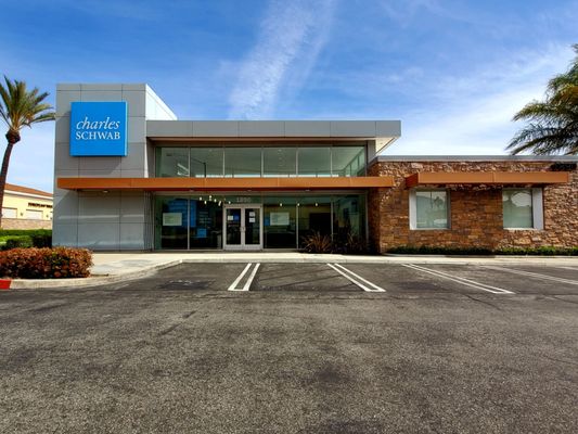 Charles Schwab by null