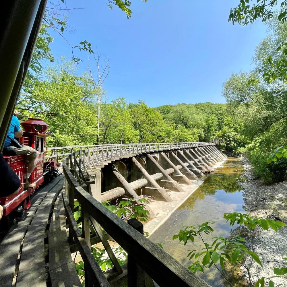 Social spots from Erie Zoo