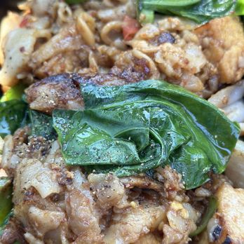 Covington Thai Cuisine Restaurant - Pad Kee Mao with fried tofu - Thai Near Me - Covington, Washington Covington Thai Cuisine Restaurant - Pad Kee Mao with fried tofu - Thai Near Me - Covington, Washington