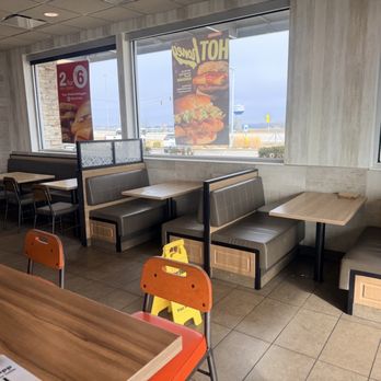 McDonald's - Burgers Near Me - Simpsonville, Kentucky