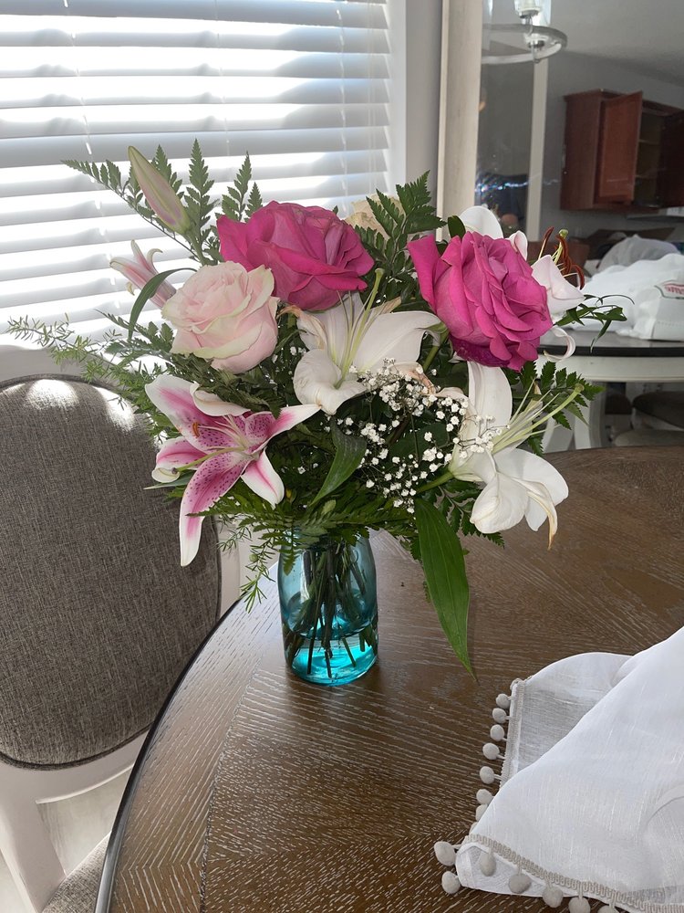 BECKHAM’S FLORIST AND GIFTS Updated October 2024 13 Photos & 12