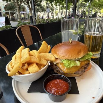 The Lobby Cocktail Lounge & Kitchen  - Burger and fries - Cocktail Bars Near Me - Riverside, California