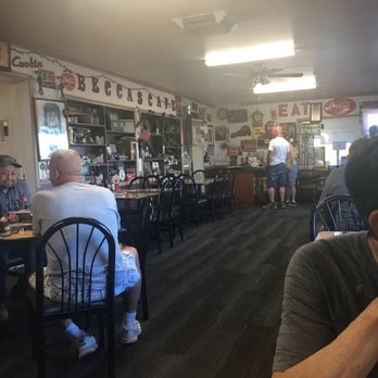 Becca's Cafe - Dining area - Cafes Near Me - Anderson, California Becca's Cafe - Dining area - Cafes Near Me - Anderson, California