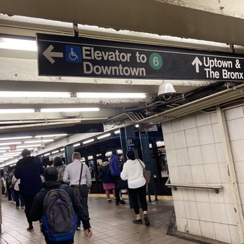 特撮 s.t station 1200px-Exit_A_Shuangyong_St.