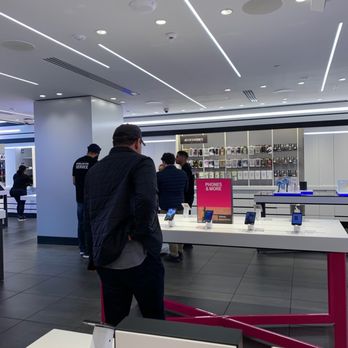 T-Mobile Signature Store - Mobile Phones Near Me - New York, New York T-Mobile Signature Store - Mobile Phones Near Me - New York, New York