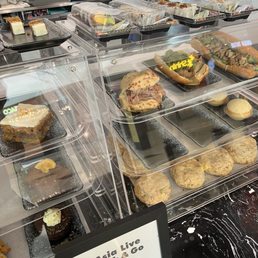 To-go display case To-go display case