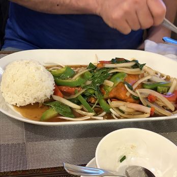 Sukhothai Restaurant - Thai Near Me - Manchester, Connecticut