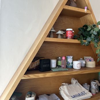 Daydrift - Inside - Coffee & Tea Near Me - Costa Mesa, California