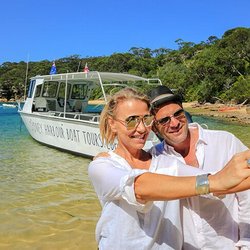 Sydney Harbour Boat Tours - Bays and Beach Tour...selfie time!