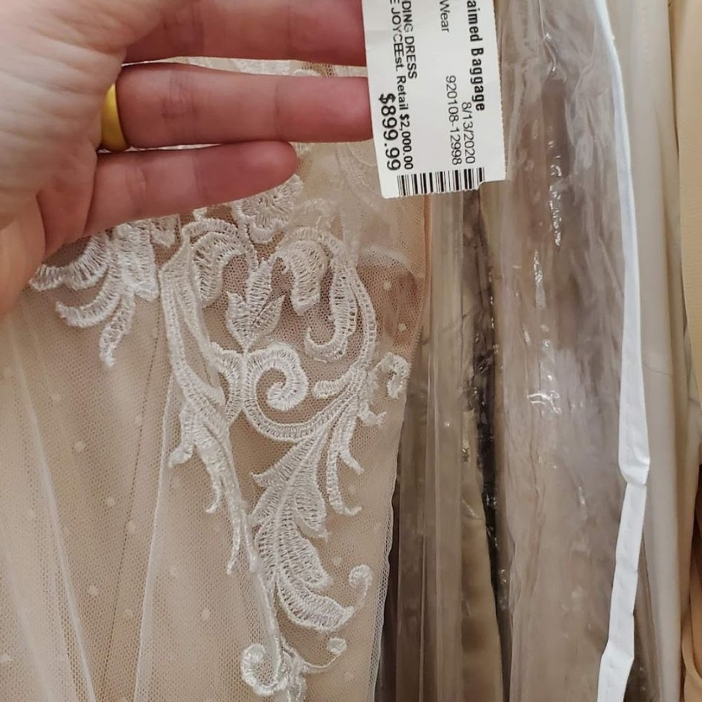 Unclaimed Baggage - $899.99 used wedding dress. 4/25/2022 - Luggage Near Me - Scottsboro, Alabama Unclaimed Baggage - $899.99 used wedding dress. 4/25/2022 - Luggage Near Me - Scottsboro, Alabama