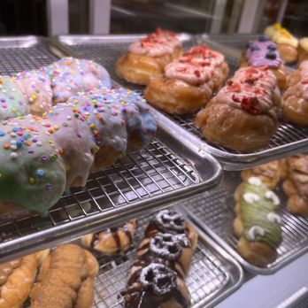 Straw & Bubbles Tea Bar - Donuts - Bubble Tea Near Me - Glenview, Illinois