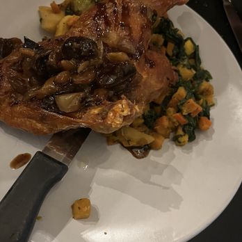 Covered Bridge Farm Table - Half duck (served all dark) very crispy delicious skin served over fresh veggie medley - American Near Me - Campton, New Hampshire