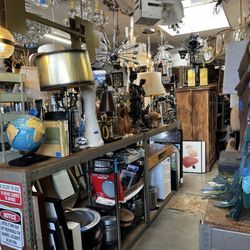 Pepes Thrifty Shop - Right inside the front door you're greeted by all these amazing lamps and art and trinkets and I knew i found a great place with this view.