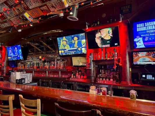 Barney's Beanery by null