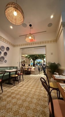 Mama Mezze by null