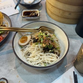 Supreme Dumplings - scallion oil noodles - Shanghainese Near Me - Bellevue, Washington Supreme Dumplings - scallion oil noodles - Shanghainese Near Me - Bellevue, Washington
