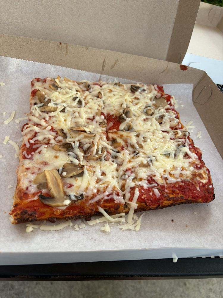 Wally's Pizza Logo