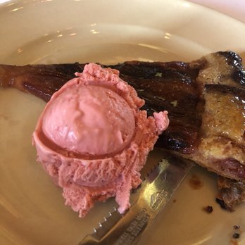 Chez Panisse - Yummy strawberry ice cream and rhubarb tart - New American Near Me - Berkeley, California Chez Panisse - Yummy strawberry ice cream and rhubarb tart - New American Near Me - Berkeley, California