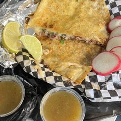Birrieria Los Compas - Birria quesadilla