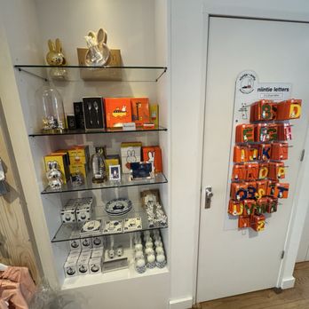 De winkel van Nijntje - Toy Stores Near Me - Amsterdam, New Hampshire