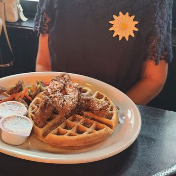 English Ivy's - Chicken and Waffles were tasty - American Near Me - Indianapolis, Indiana