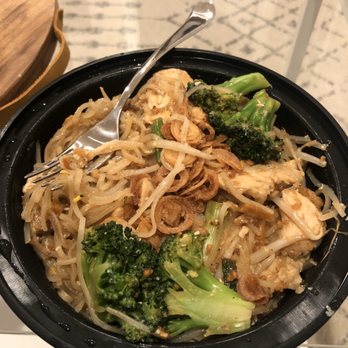 Kala Thai Cookery - Chicken Pad Thai with added veggies - Thai Near Me - Boston, Massachusetts Kala Thai Cookery - Chicken Pad Thai with added veggies - Thai Near Me - Boston, Massachusetts