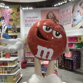 IT'SUGAR - Candy Stores Near Me - Universal City, California